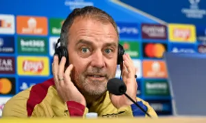 Flick muốn phòng thay đồ Barca tiếp tục mở tiệc